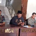 Sengketa Tanah Muryolobo Memanas, Kuasa Hukum Minta Letter C Dibuka, Petinggi Beralasan Prifasi Kuasa Hukum Gugat Ke KIP